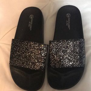 Black glitttwr slides